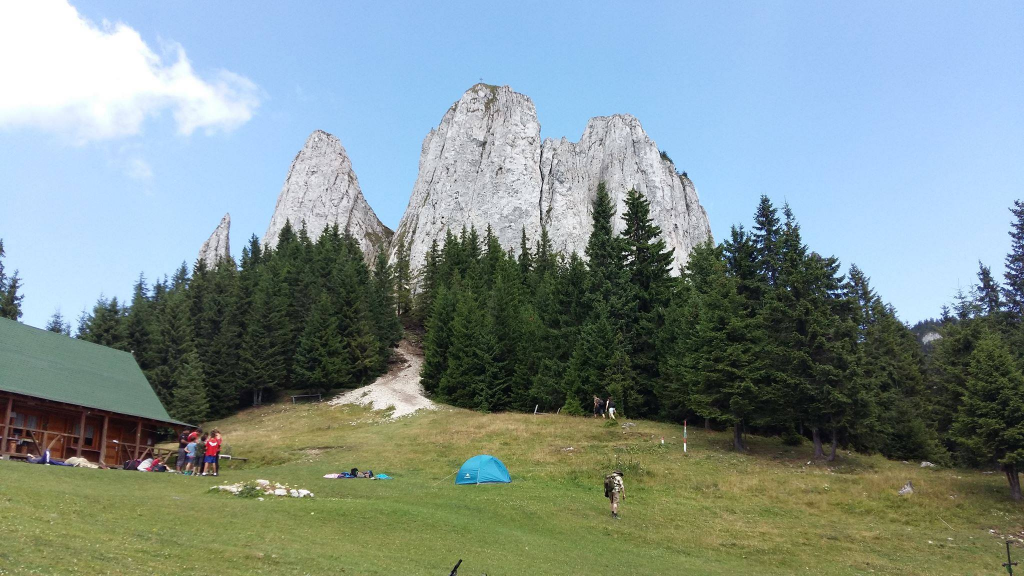 Off Camping Piatra Singuratica