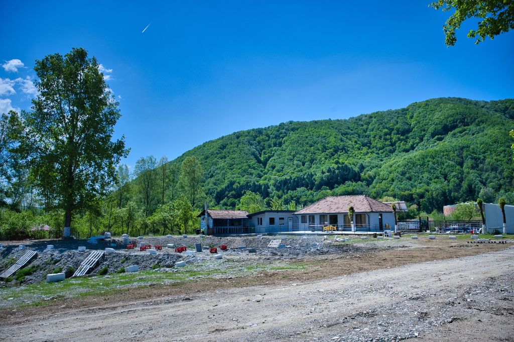 Camping Casuta dintre Ape Calimanesti