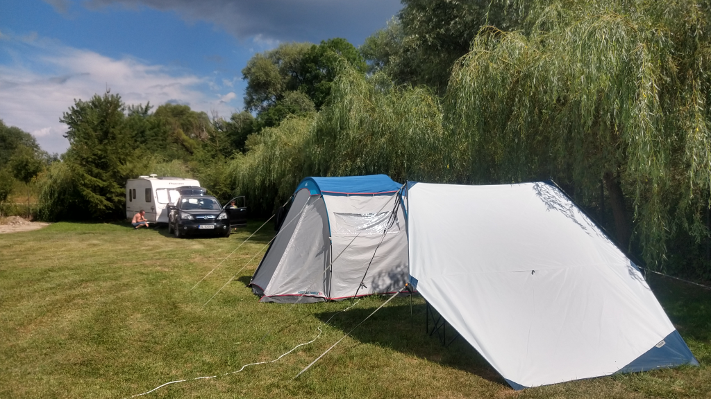 Camping Curtea Largă