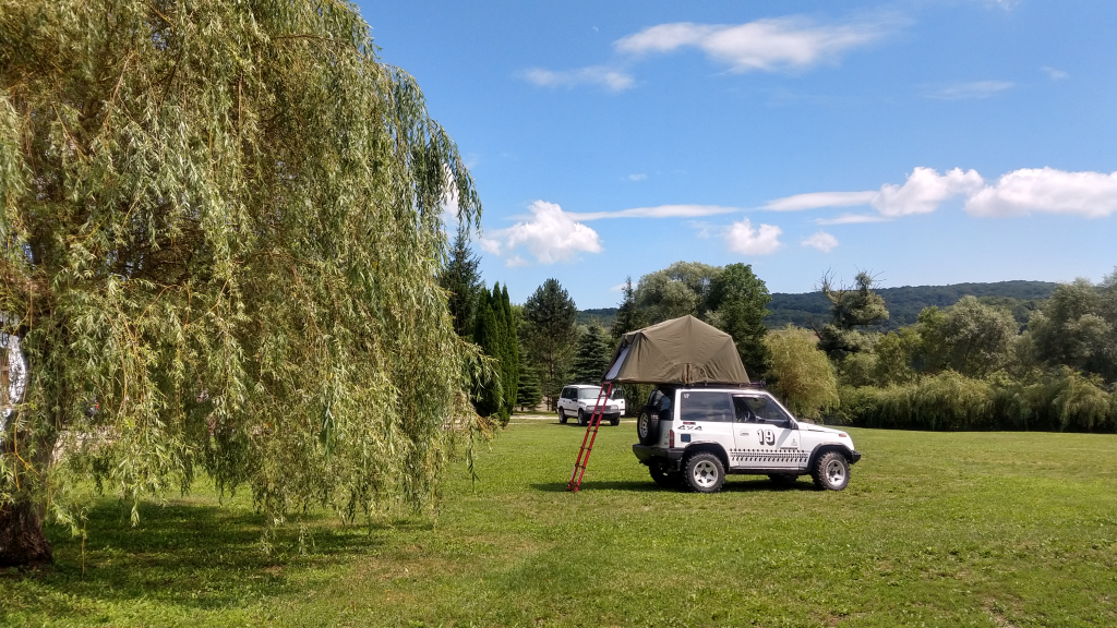 Camping Curtea Largă