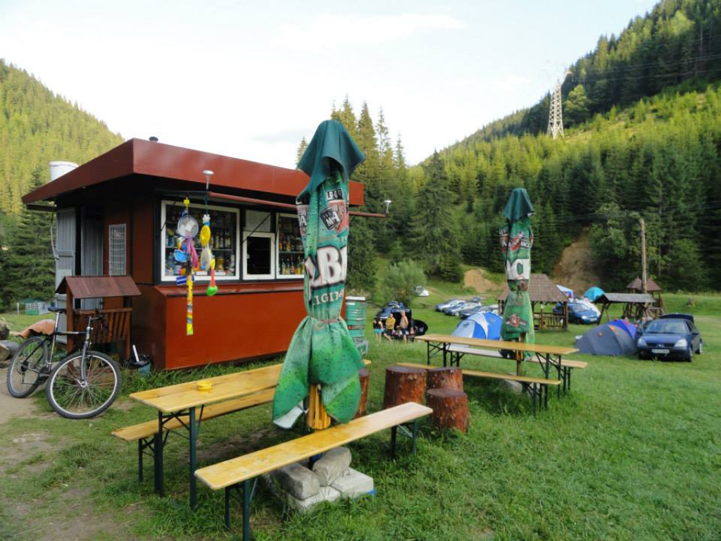 Camping Lacul Rosu