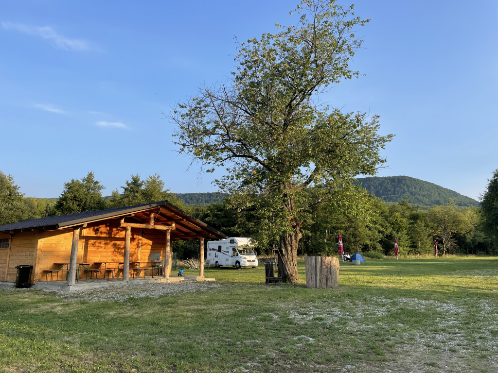 CAMPING PASTRAVUL SAPANTA