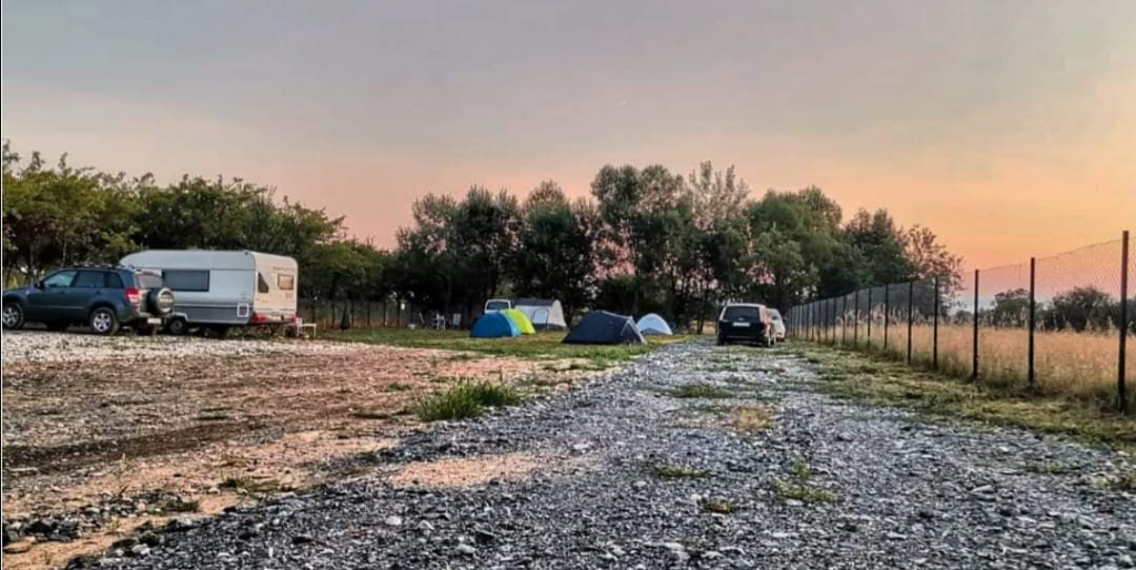 Camping Valea Sâmbetei 