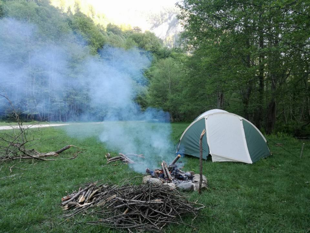Off Camping Valea Streiului