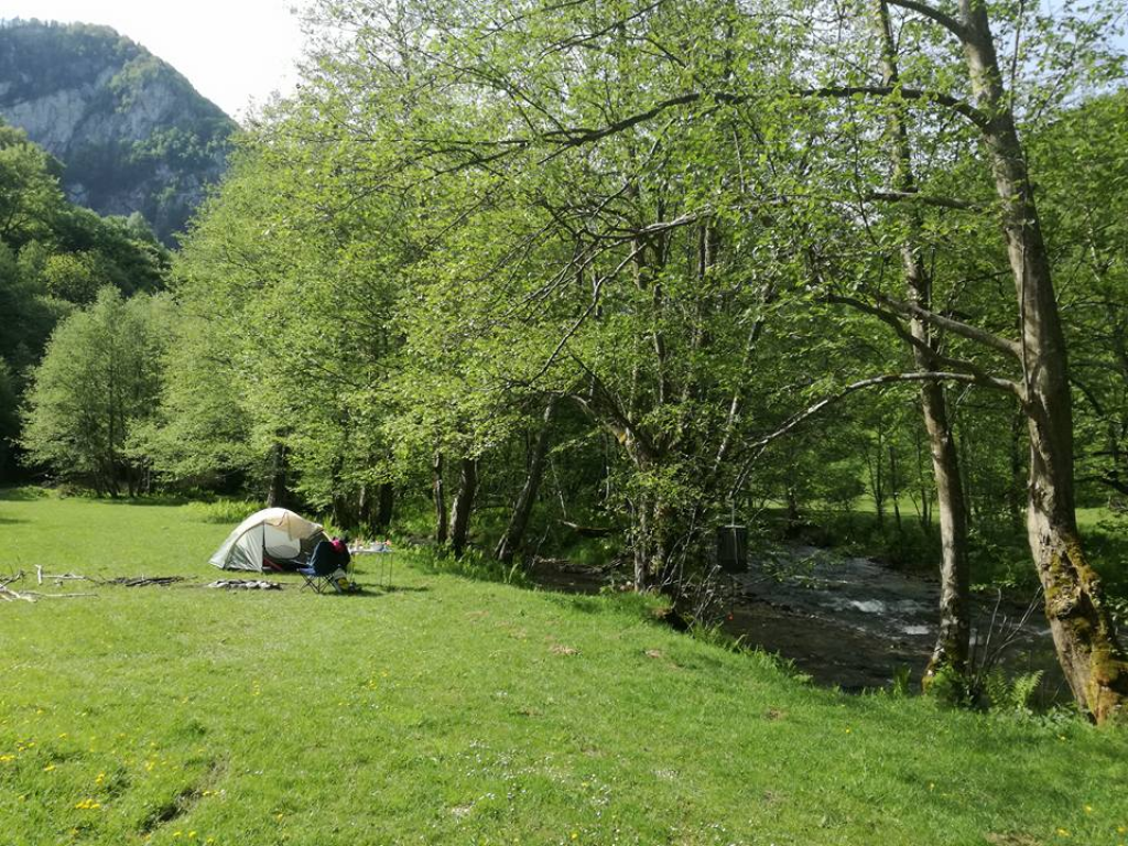 Off Camping Valea Streiului